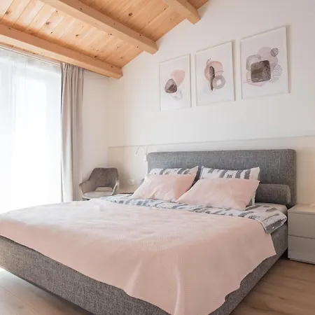 빌라 Laura Santalezi