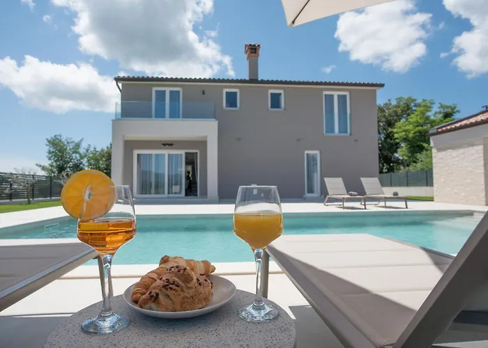 Laura Villa Santalezi